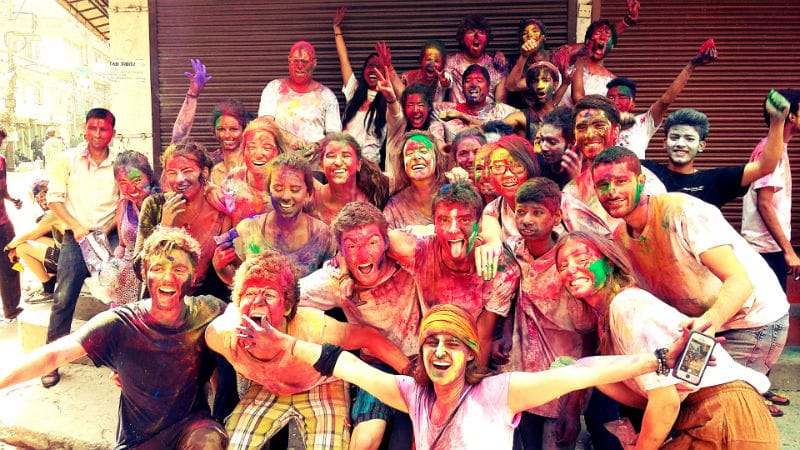 Celebrating Holi with volunteers2